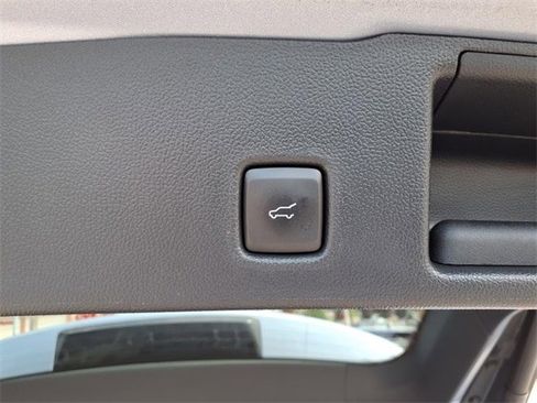 Certified 2022 Ford Escape SE w/ SE Sport Appearance Package image 20