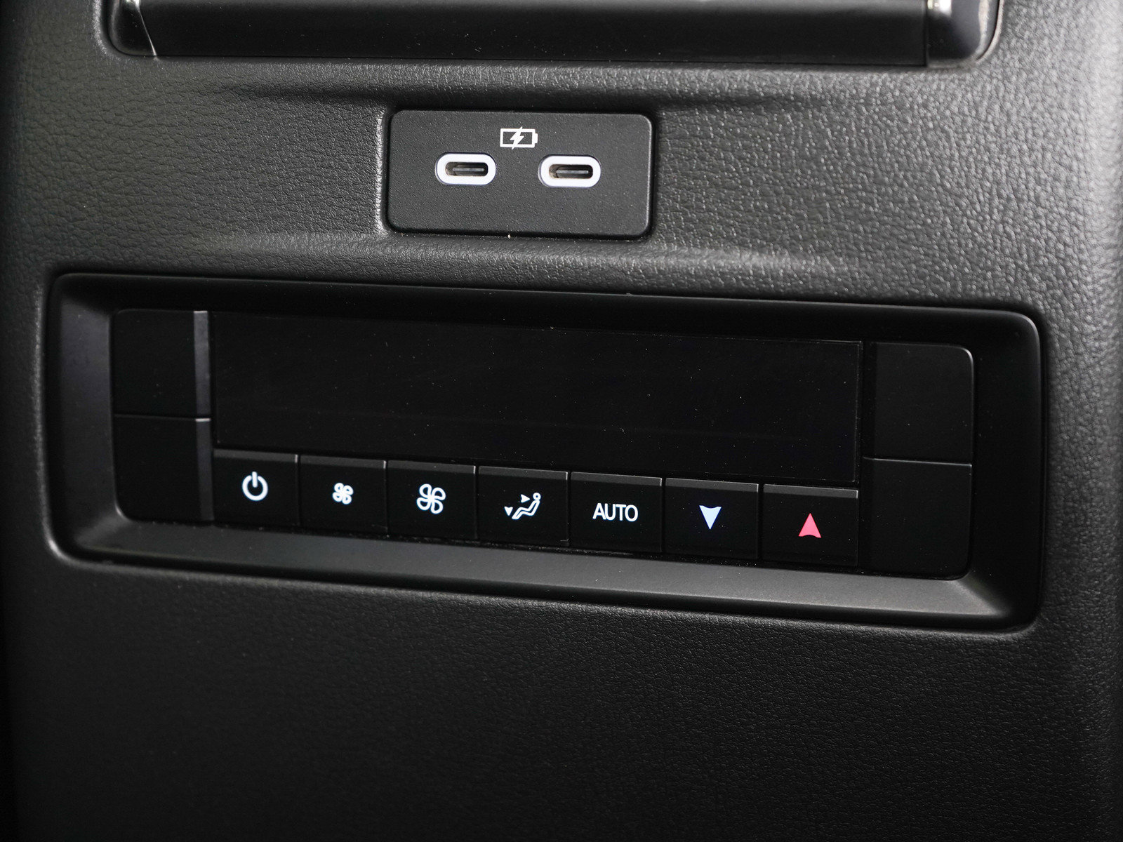 Certified 2024 MAZDA CX-90 Plug-In Hybrid w/ Preferred AWD/4WD image 17