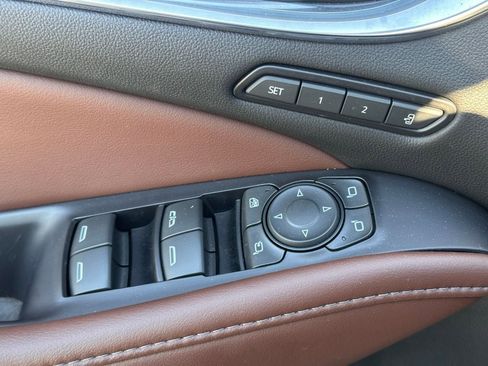 Used 2021 Buick Enclave Avenir image 30