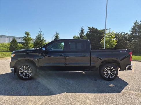 Used 2024 Chevrolet Silverado 1500 LT AWD/4WD image 8