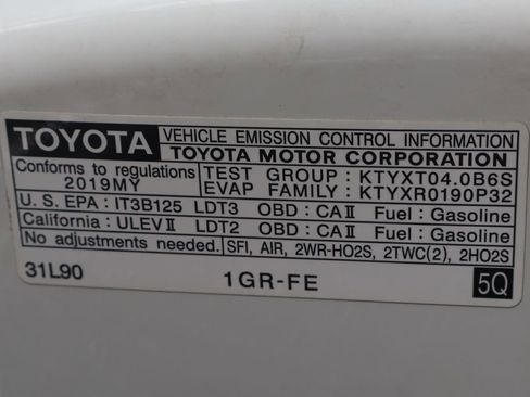 Used 2019 Toyota 4Runner TRD Off-Road AWD/4WD image 15