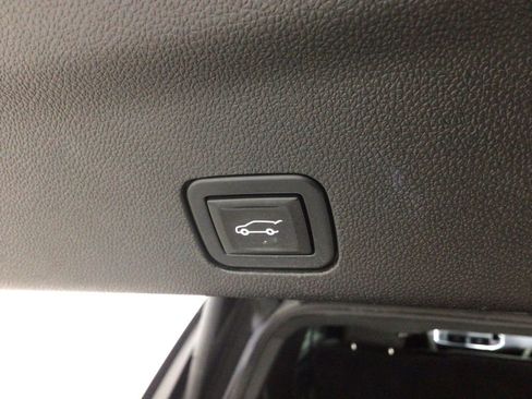 Used 2021 Chevrolet Tahoe Z71 image 44