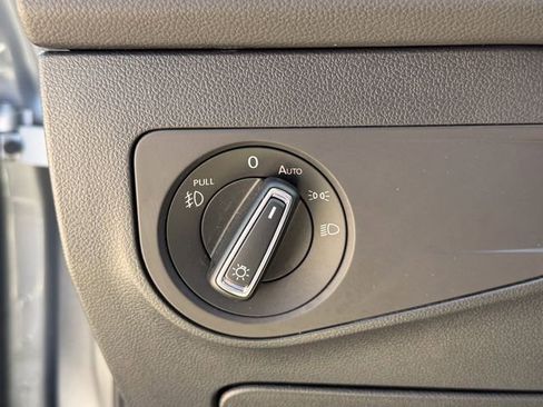 Used 2021 Volkswagen Tiguan SE R-Line image 8