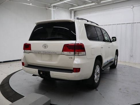 Used 2020 Toyota Land Cruiser image 4