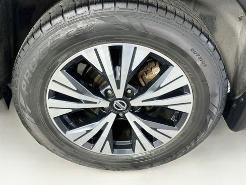 Used 2021 Nissan Rogue SV w/ Premium Package FWD image 11