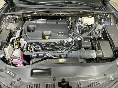 Used 2025 Lexus ES 300h w/ Premium Package FWD image 9