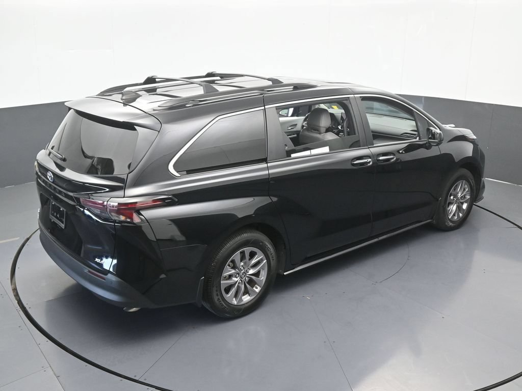 Used 2025 Toyota Sienna XLE w/ XLE Plus Package FWD image 55