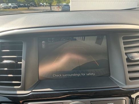 Used 2020 Nissan Pathfinder S AWD/4WD image 3
