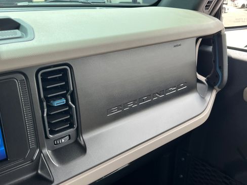 Used 2023 Ford Bronco Wildtrak AWD/4WD image 35