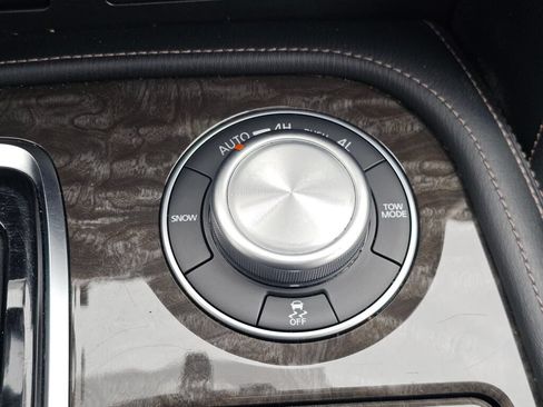 Used 2024 Nissan Armada Platinum AWD/4WD image 39