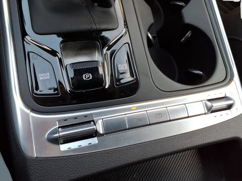 Used 2025 Kia Carnival SX image 23