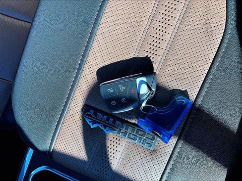 Used 2024 Chevrolet Silverado 2500 High Country w/ High Country Premium Package image 30