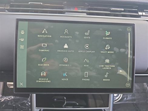 Certified 2025 Land Rover Range Rover SE image 22