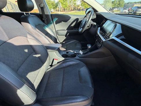 Used 2020 Kia Niro Touring FWD image 14