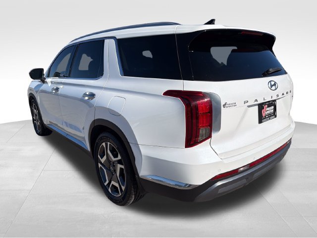 Used 2023 Hyundai Palisade Limited w/ Winter Package AWD/4WD image 5