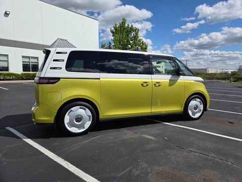 Used 2025 Volkswagen ID. Buzz 1st Edition RWD image 5