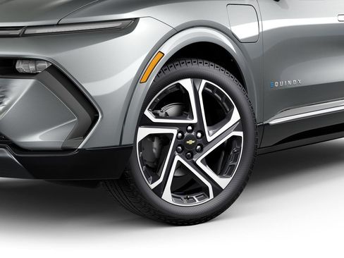New 2025 Chevrolet Equinox EV LT w/ Convenience Package II FWD image 29