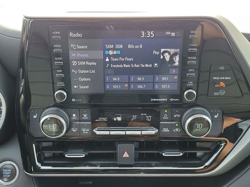 Used 2021 Toyota Highlander XLE image 20