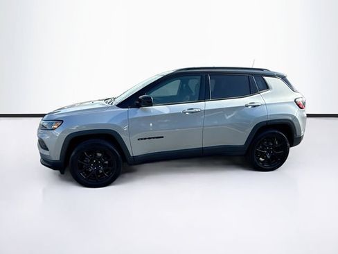 Used 2022 Jeep Compass Latitude w/ Convenience Group AWD/4WD image 6