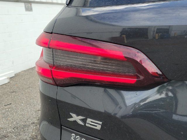 Used 2021 BMW X5 xDrive40i w/ Convenience Package AWD/4WD image 10