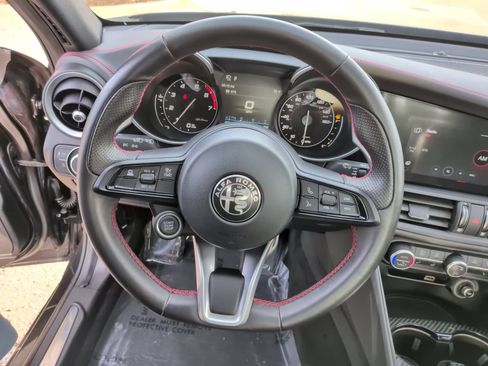 Used 2023 Alfa Romeo Giulia Estrema AWD/4WD image 25