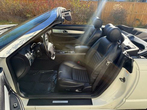 Used 2003 Ford Thunderbird image 21