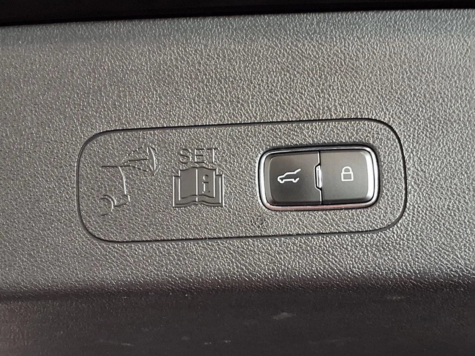 Used 2022 Lincoln Aviator AWD image 7
