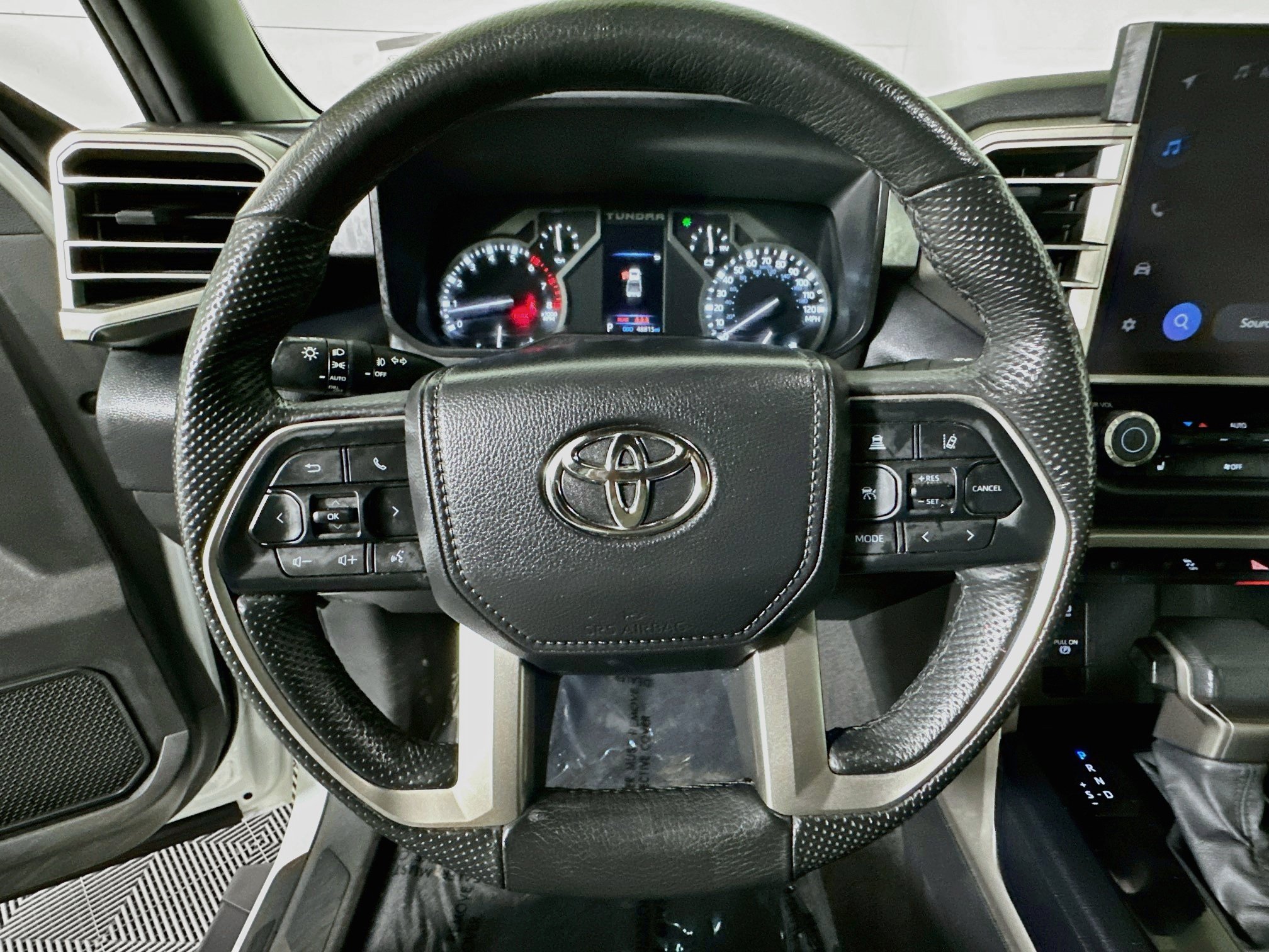 Used 2025 Toyota Tundra SR5 w/ SR5 Premium Package AWD/4WD image 15