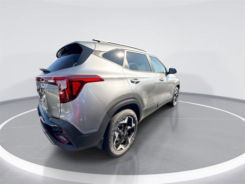 New 2026 Kia Seltos S image 9