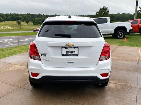 Used 2020 Chevrolet Trax LS w/ Tint and Cruise Package FWD image 5
