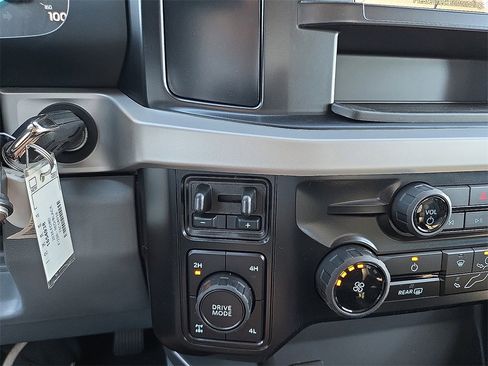 New 2026 Ford F250 XLT w/ FX4 Off-Road Package image 17