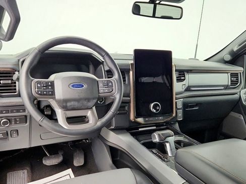 Used 2022 Ford F150 Lightning Lariat image 12