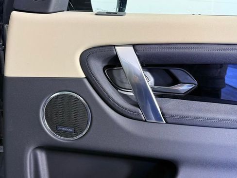 New 2025 Land Rover Discovery Sport S image 39