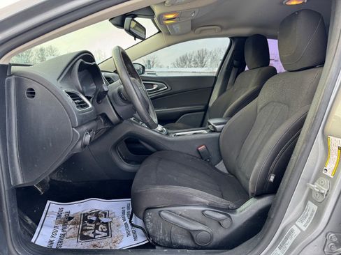 Used 2015 Chrysler 200 Limited image 15