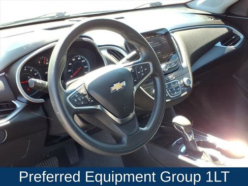 Used 2024 Chevrolet Malibu LT FWD image 2