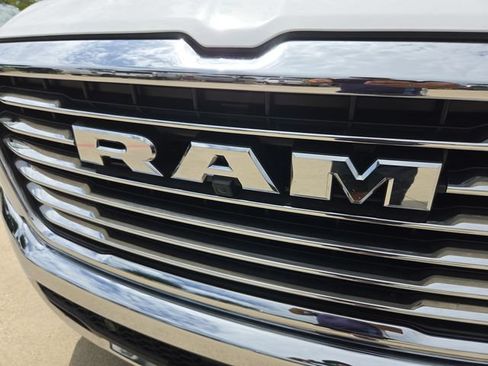 Used 2025 RAM 1500 Laramie AWD/4WD image 28