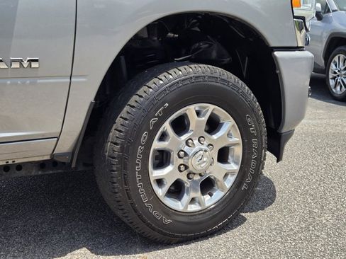 Used 2024 RAM 2500 Laramie AWD/4WD image 12