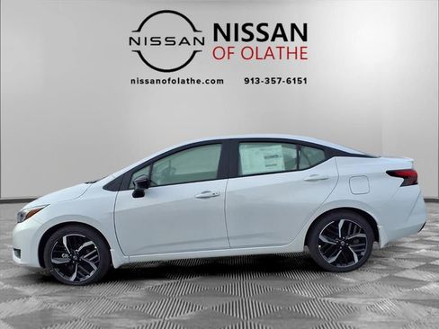 New 2025 Nissan Versa SR w/ Trunk Package FWD image 16