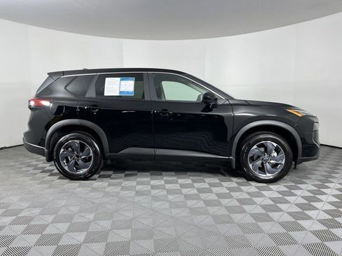 Used 2026 Nissan Rogue SV FWD image 9