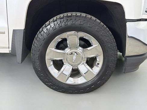 Used 2018 Chevrolet Silverado 1500 LTZ w/ Sport Package AWD/4WD image 27