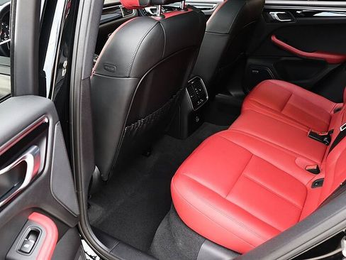 Used 2018 Porsche Macan AWD/4WD image 15
