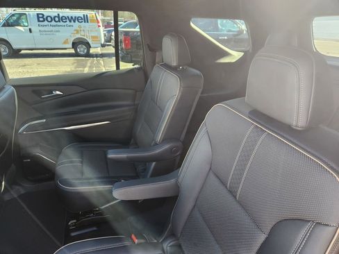 New 2026 Chevrolet Traverse High Country image 12