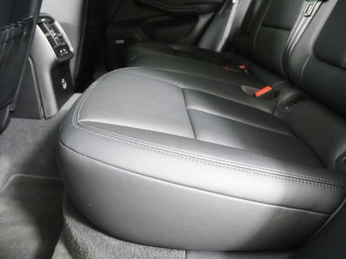 Used 2022 Porsche Macan AWD/4WD image 14