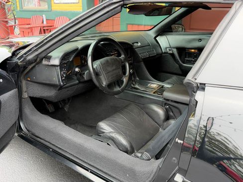Used 1993 Chevrolet Corvette Coupe RWD image 15