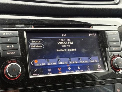 Used 2018 Nissan Rogue SV image 14