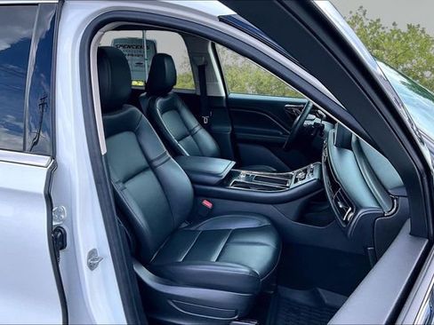 Used 2022 Lincoln Aviator AWD w/ Premium Package image 7