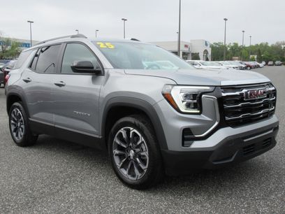 Used 2025 GMC Terrain Elevation w/ Elevation Premium Package