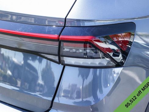 New 2025 Volkswagen Taos SE image 15