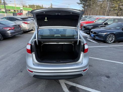 Used 2016 Ford Fiesta SE w/ Cold Weather Package image 12