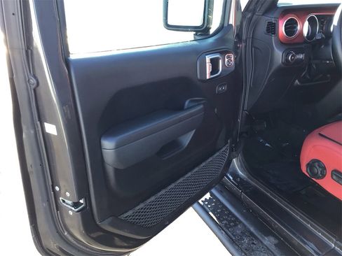 Used 2022 Jeep Wrangler Unlimited Rubicon w/ LED Lighting Group image 19